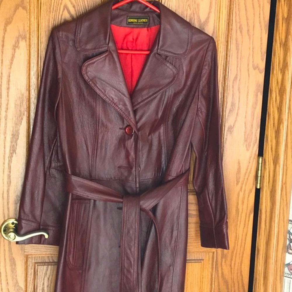 Burgundy Genuine Leather Vintage Coat.Made in the USAMarked Sz 13. I w…